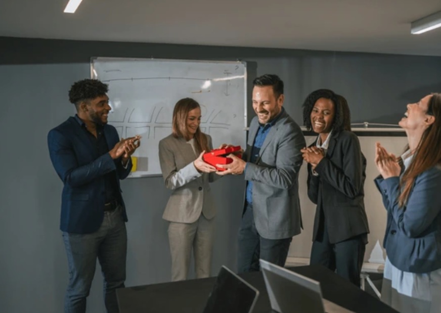 Meaningful Employee Recognition Gifts That Make a Lasting Impression